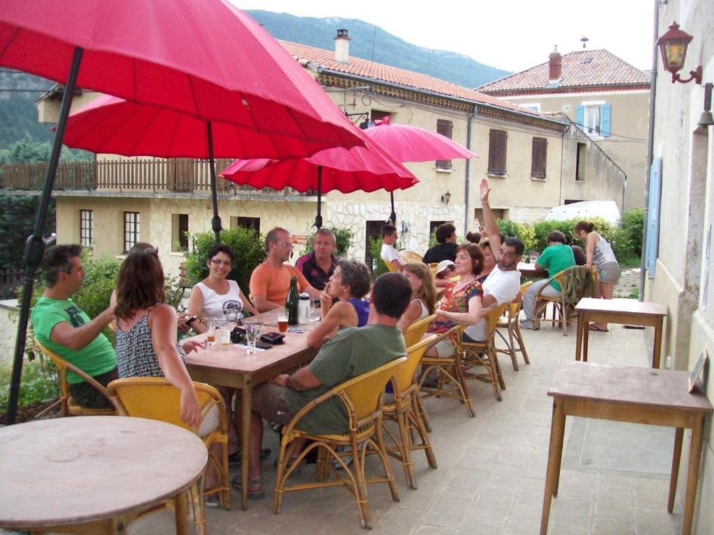 Le Vin De L'Ete Bed & Breakfast Ponet-et-Saint-Auban Exterior foto
